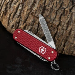 Victorinox Classic Precious Alox -Nitecore || Fenix Officials BMC 06221401G.3 82211.1648563199