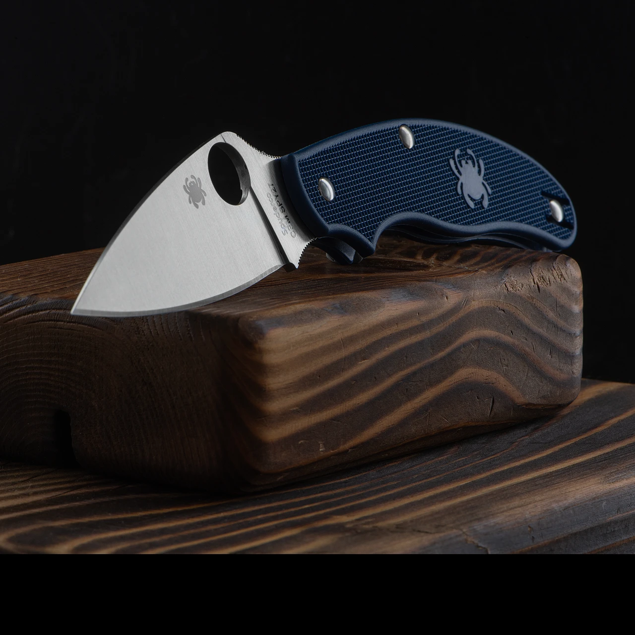 Spyderco UK Penknife Lightweight Dark Blue CPM SPY27 5 Spyderco UK Penknife Lightweight Dark Blue CPM SPY27 - Image 3